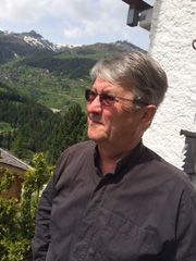 Paul a Ayer avec arriere fond de Grimentz